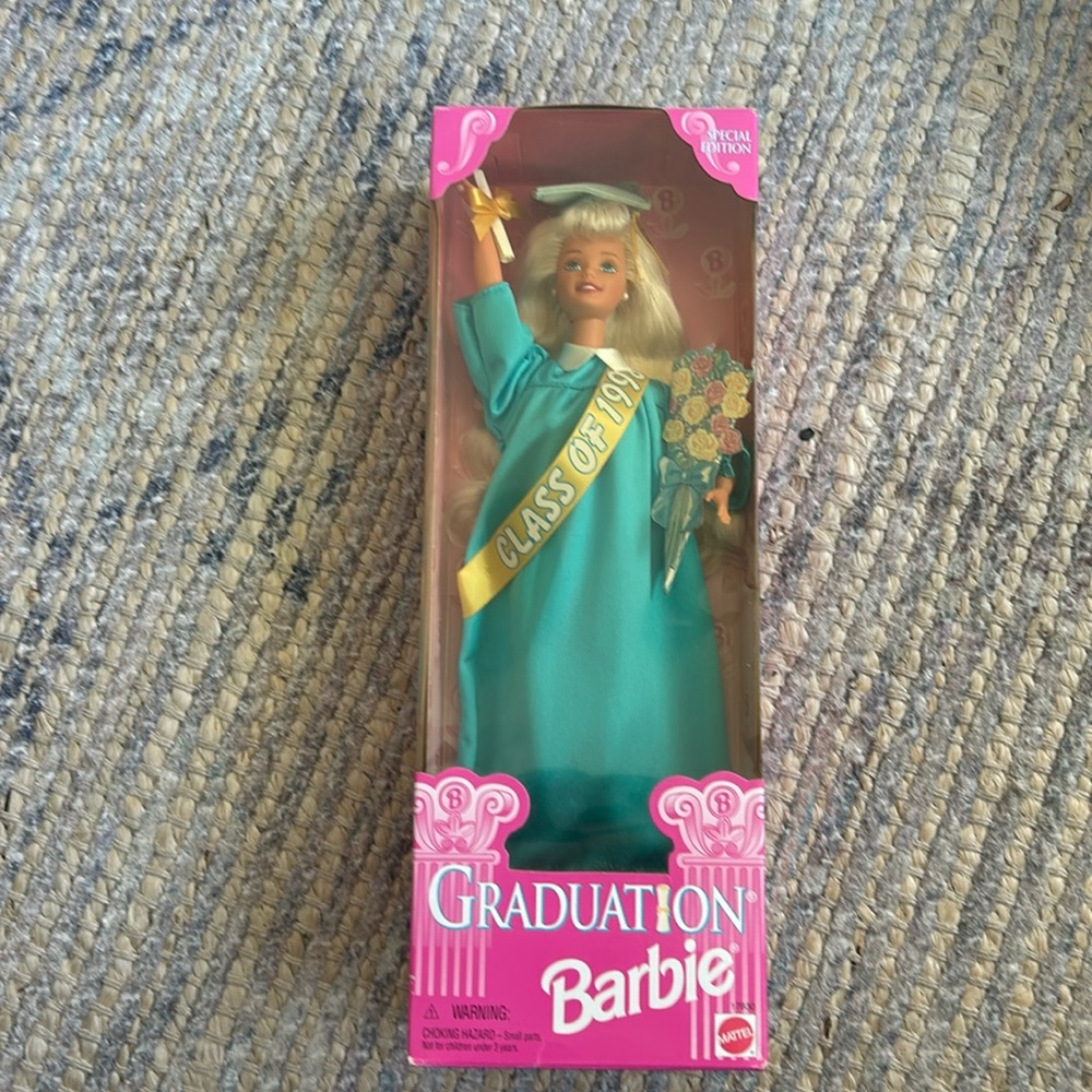 SPECIAL EDITION Graduation Barbie